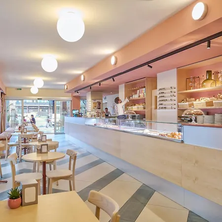 Moderno - Adults Only 4*