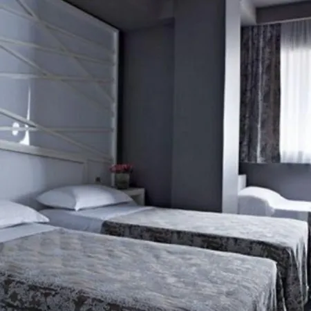 Moderno - Adults Only Rom