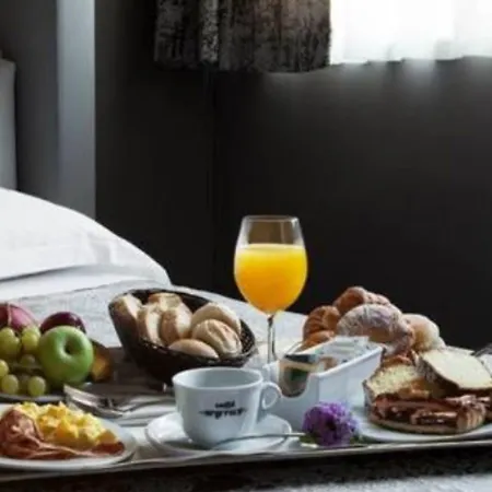 Moderno - Adults Only