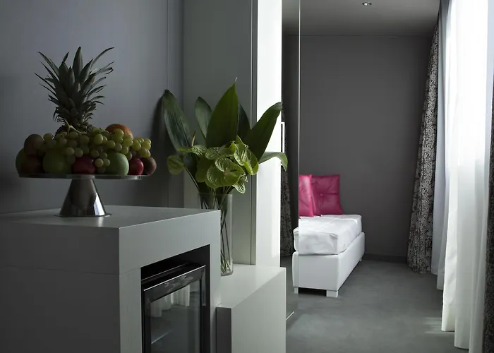 Moderno - Adults Only