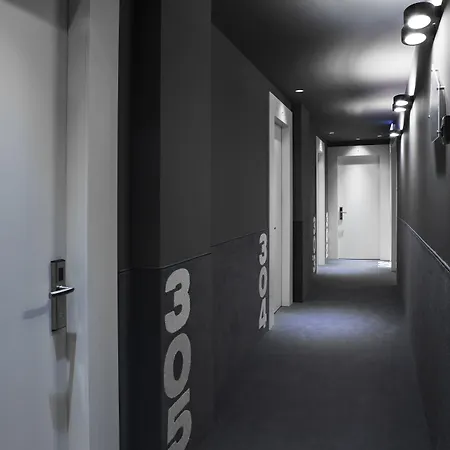 Moderno - Adults Only