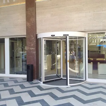 Ξενοδοχείο Moderno 4*