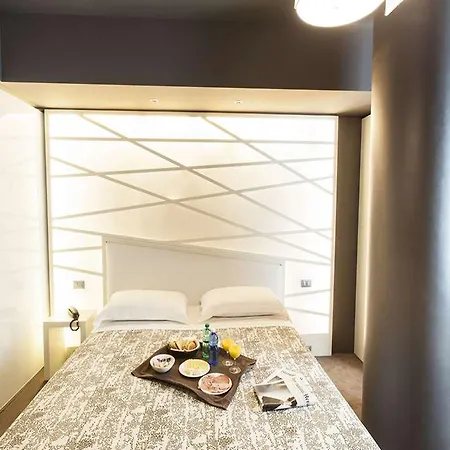 Ξενοδοχείο Moderno 4*