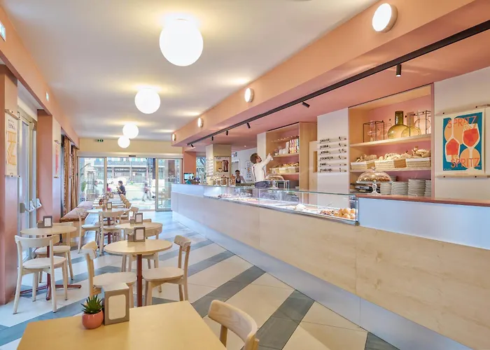 Moderno - Adults Only 4*