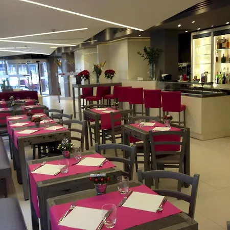 Moderno Hotel 4*
